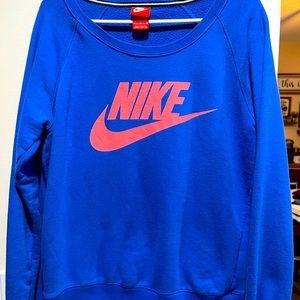 Nike sweatshirt size M $10